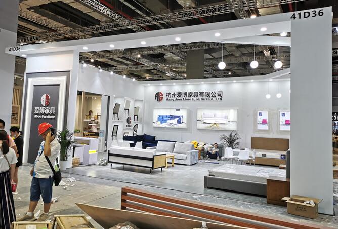 展會搭建布置中塑料類材料該如何選擇？膠黏劑又該如何選擇？